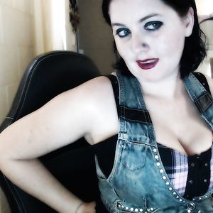 Random big tits cleavage for you today