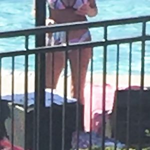 Big Tits Candid - juggs