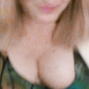 Amateur Blonde PAWG milf big tits - big ass