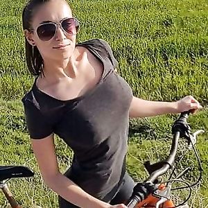 Big Tits Hot Girl - sexy