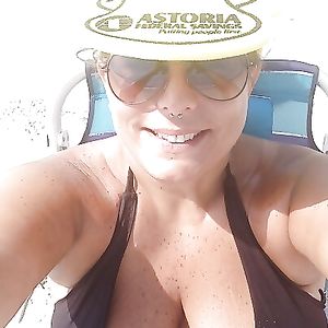 big tit slut - amateur