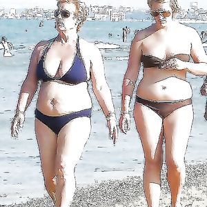 Mature grannies with big boobs on the beach! Amateur! - mature
