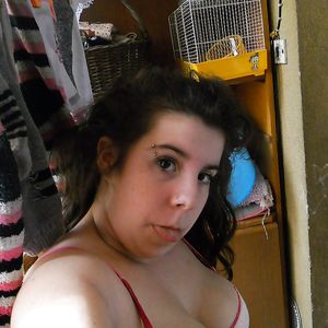 La tenera Mony, che tettona! - non-porn