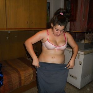 La tenera Mony, che tettona! - non-porn