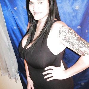 Sexy Brunette Huge Boobs and Sweet Pussy - amateur