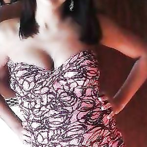 milf and teens cleavage - big boobs