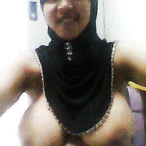 malay- tudung tetek power - big boobs