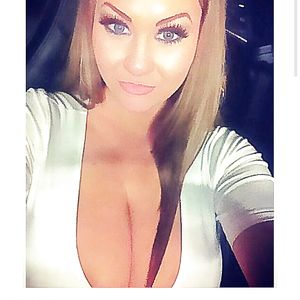 Busty Instagram Girl abbeyyjonesxx - cumshot