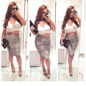 Busty Instagram Girl abbeyyjonesxx - cumshot