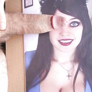 Hannah Mynx cockwhoreship - handjob