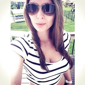 Sexy cleavage babe! - tits