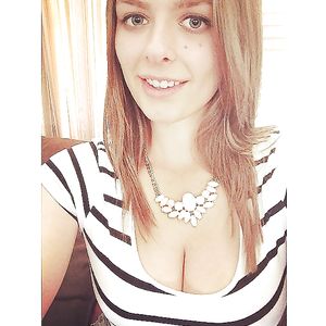 Sexy cleavage babe! - tits