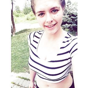 Sexy cleavage babe! - tits