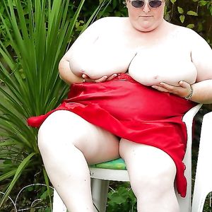 AMATEUR MATURES GRANNIES BBW BIG BOOBS BIG ASS 76 - big boobs