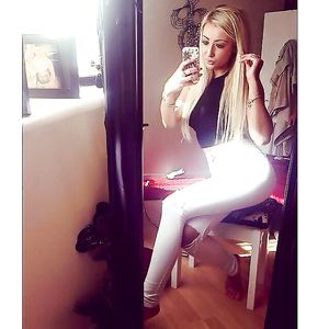 Blonde uk slut Ellie - amateur