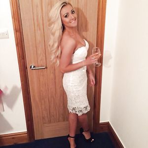 Blonde uk slut Ellie - amateur