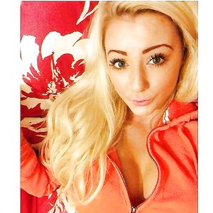 Blonde uk slut Ellie - amateur