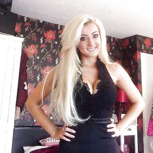 Blonde uk slut Ellie - amateur