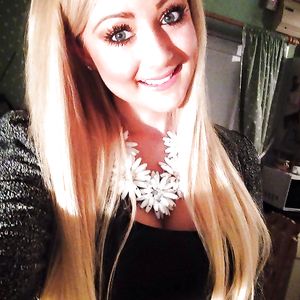 Blonde uk slut Ellie - amateur