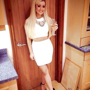 Blonde uk slut Ellie - amateur