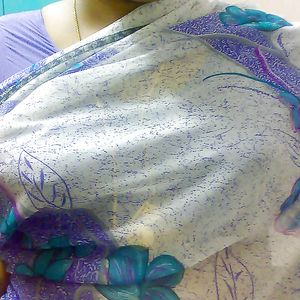 Tamil aunty showing her melon booby - milf