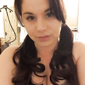 Sexy Little Slut - amateur