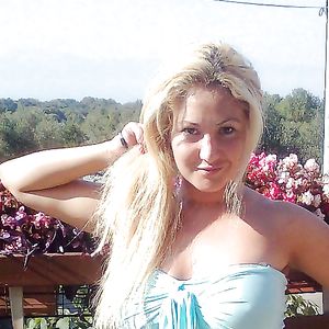 Amateur Facebook Girl - amateur