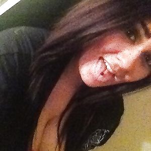 Nicole wants to show you her tits - bbw