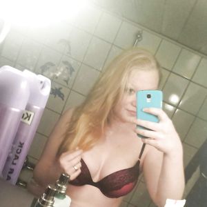 stolen pic of a Friend - amateur