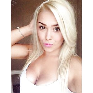 Instagram slut Lauren - blonde