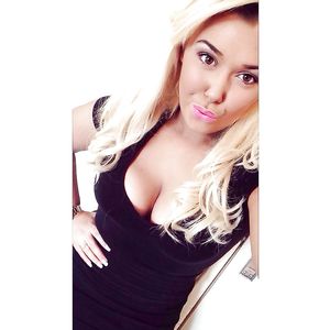 Instagram slut Lauren - blonde