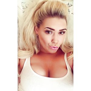 Instagram slut Lauren - blonde