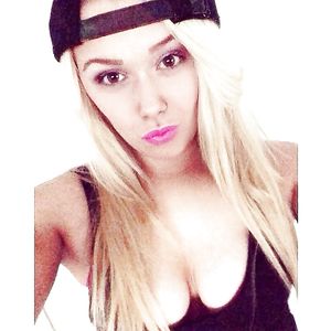 Instagram slut Lauren - blonde