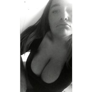 Busty Claire - amateur