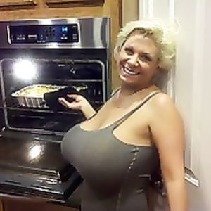 Big Tits In Tight Tops 5 - to tight to fit