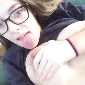 Cheating girlfriend sends pics of big tits without boyfriend knowing ;) - cheating girlfriend