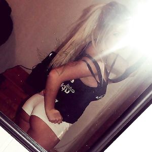 Big tits blonde teen - selfies of social media princess - social media
