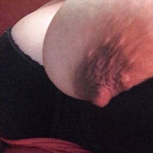 Horny BBW playing with her boobs * big tits * sexy breasts - tetas grandes