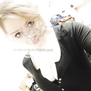 Big tits blonde teen - blonde girl takes sexy selfies to share - teen