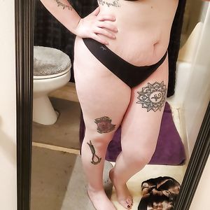 Big tits and ass - amateur milf