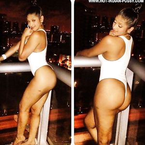 Nazia Indian Sexy Amateur Girlfriend Big Tits Self Shot - indian