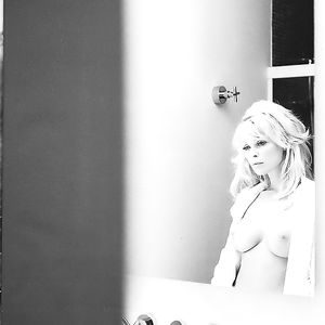 Dutch milf: Bridget Maasland - blonde