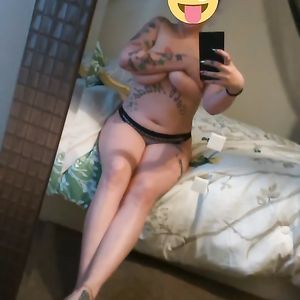 White girl with tattoos sexy pics big booty big tits brunette - big boob pics