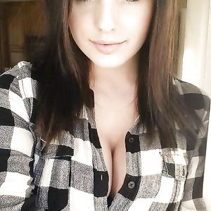 Sexy Amateur Bitches with Big Boobs (Selfies, Tits) - babe