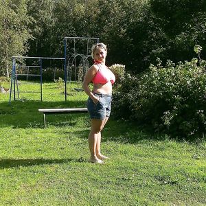 milf with huge Tits Anna - big boobs