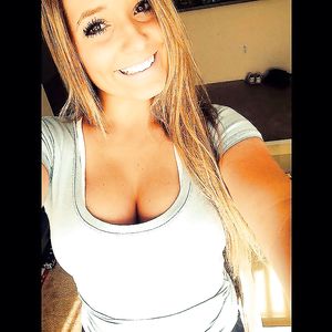 Busty Teen Nicole - amateur