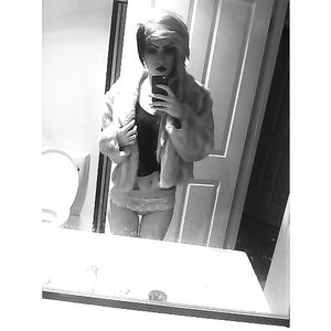 Women in furs - asses