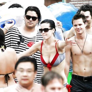 Katy Perry 1 - big boobs