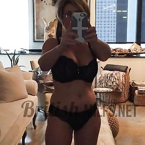 Big tits mature lady - blonde gilf nude selfies - gilf