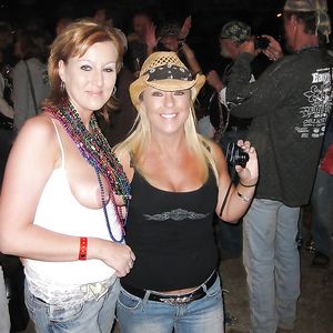 Webtastic Special: The fun, the giant and the other - Vol.43 - big boobs